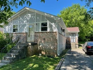 825 Brooks Ave