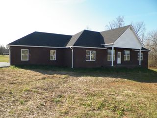 47 James Way