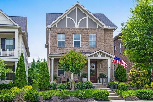 109 Ashcrest Pt Hendersonville, TN House Sold - Photo 1 of 31. Opens carousel modal