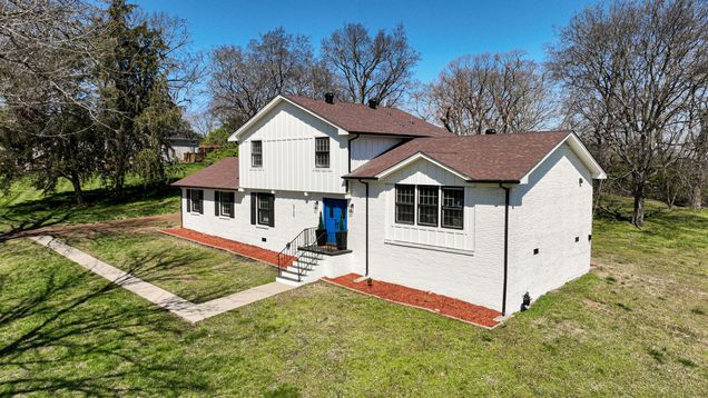 5725 Cloverland Pl Brentwood, TN House Sold - Photo 1 of 18. Opens carousel modal