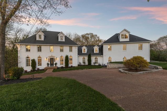 709 Cumberland Hills Dr Hendersonville, TN House Sold - Photo 1 of 65. Opens carousel modal
