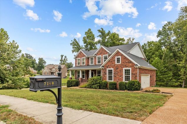 7140 Triple Crown Ln