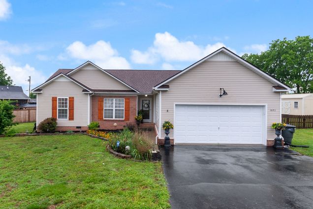 1603 Royal Court Columbia, TN House Active - Photo 1 of 31. Opens carousel modal
