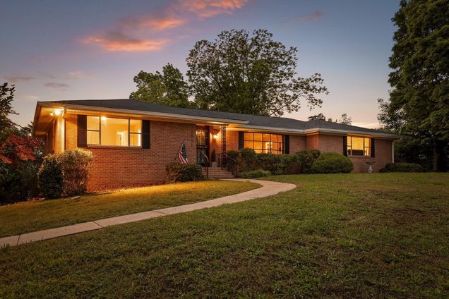 1511 Bunker Hill Drive