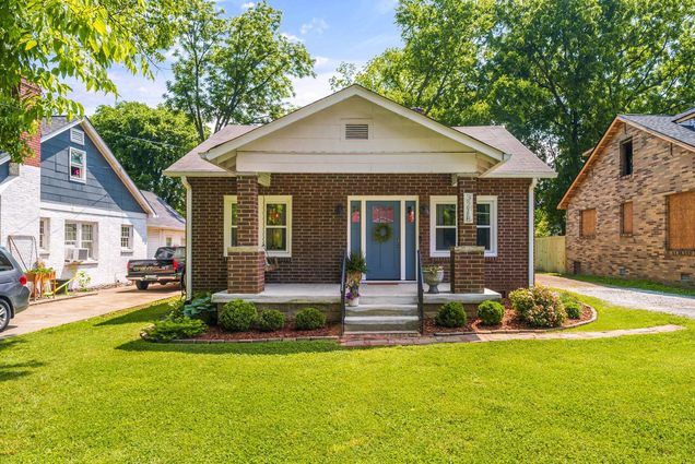3218 Kinross Ave Nashville, TN House Sold - Photo 1 of 33. Opens carousel modal