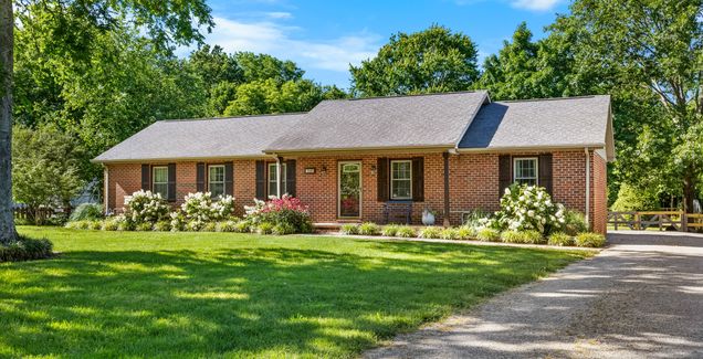 346 Lynnford Drive Murfreesboro, TN House Sold - Photo 1 of 64. Opens carousel modal