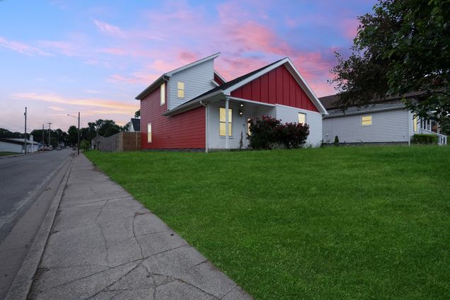 1528 16th Ave N Nashville, TN House Active - Photo 1 of 29. Opens carousel modal