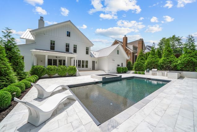 8646 Belladonna Dr