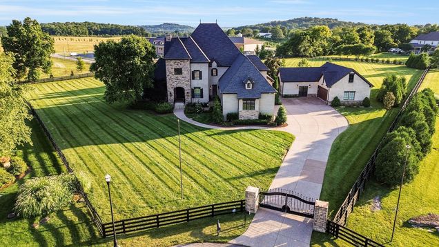 7219 Prairie Falcon Dr