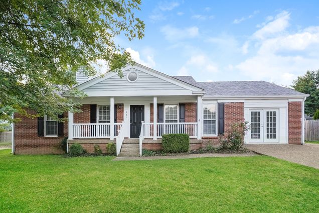 537 Riverview Dr Franklin, TN House Active - Photo 1 of 16. Opens carousel modal