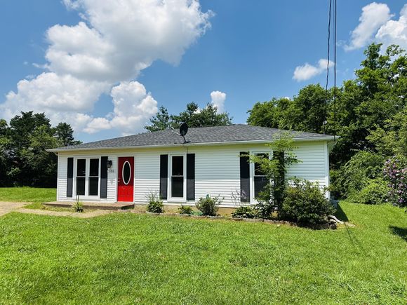586 Foxfield Rd Hopkinsville, KY House Active - Photo 1 of 13. Opens carousel modal