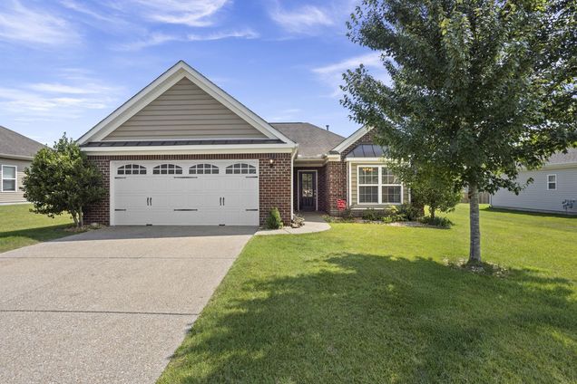 1075 Campbell Ave Gallatin, TN House Active - Photo 1 of 37. Opens carousel modal