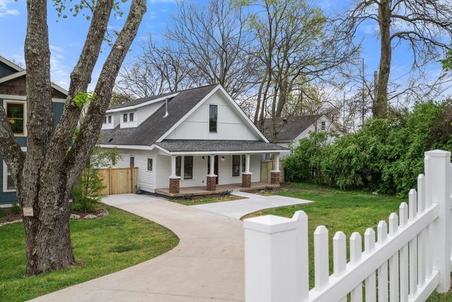 3706 Hilltop Ln Nashville, TN House Active - Photo 1 of 38. Opens carousel modal