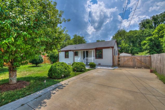 141 Dodge Dr Nashville, TN House Active - Photo 1 of 34. Opens carousel modal