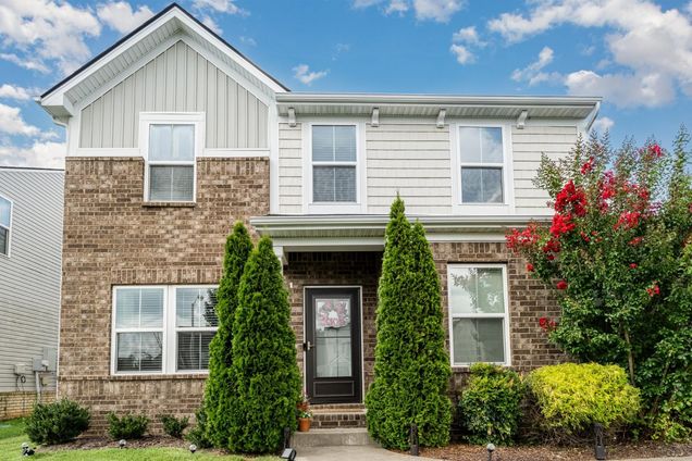 2221 Pearwick Ct