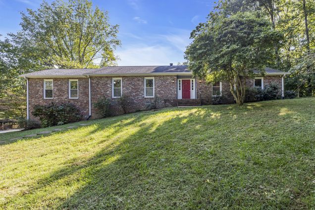1105 Chelsey Ct Brentwood, TN House Active - Photo 1 of 45. Opens carousel modal