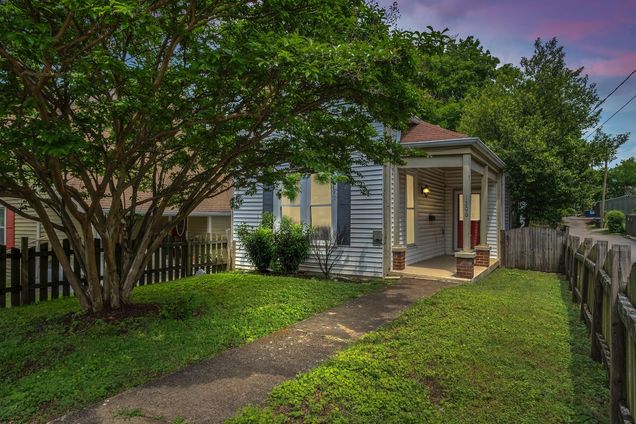 1306 7th Ave N Nashville, TN House Active - Photo 1 of 31. Opens carousel modal