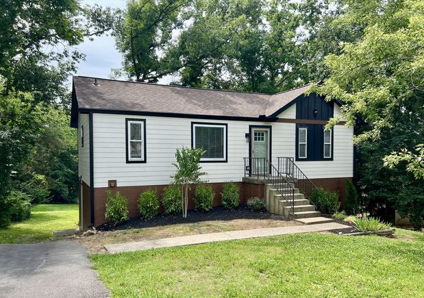 622 Debbie Dr Hermitage, TN House Active - Photo 1 of 31. Opens carousel modal