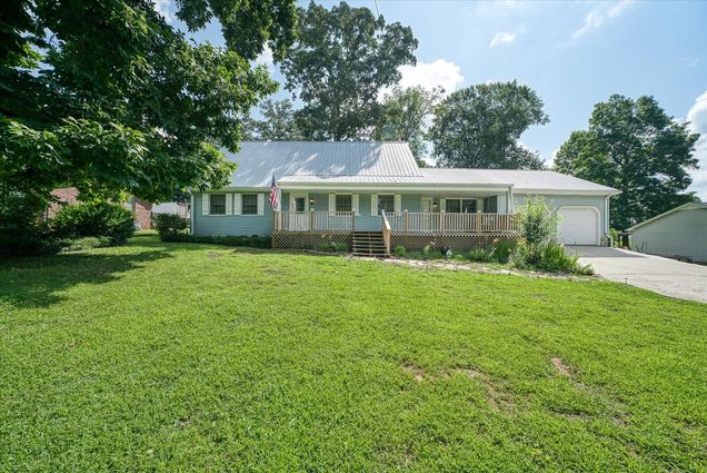 221 Magnolia Rd