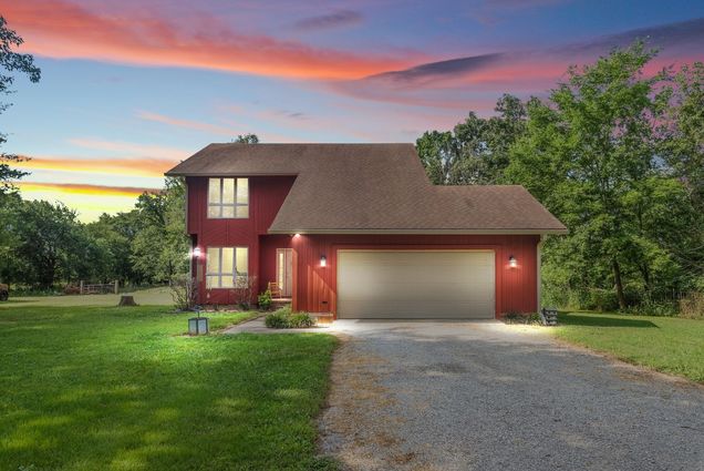 2356 Flat Woods Rd Lebanon, TN House Active - Photo 1 of 42. Opens carousel modal