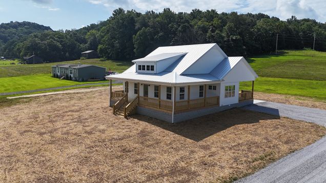 82 Beech Hill Ln