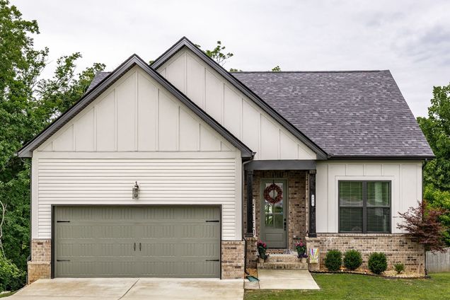 773 Fox Ridge Dr