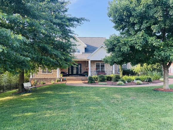 1003 Thistle Ct