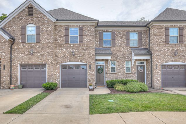 3105 Defilade Dr