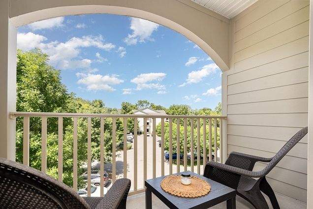 410 Rosedale Ave Unit 302