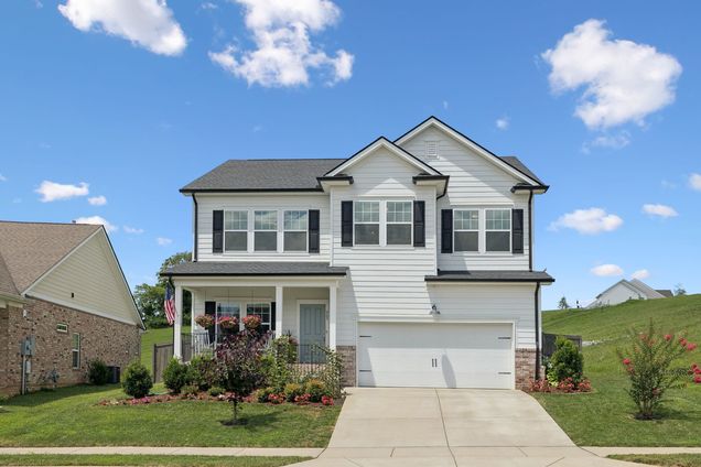 905 Carraway Ln