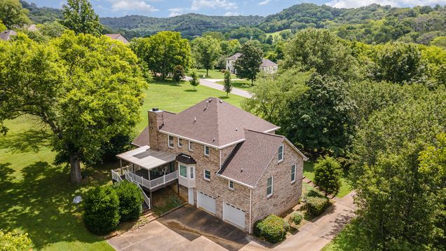2131 Hartland Rd