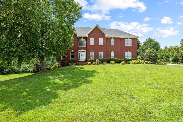 992 Stonebridge Cir
