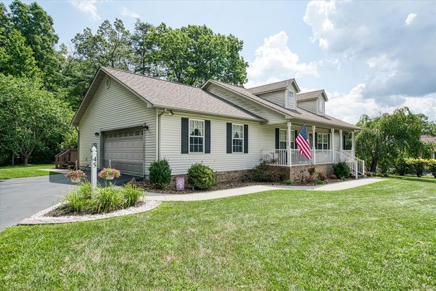 45 Daybreak Ln
