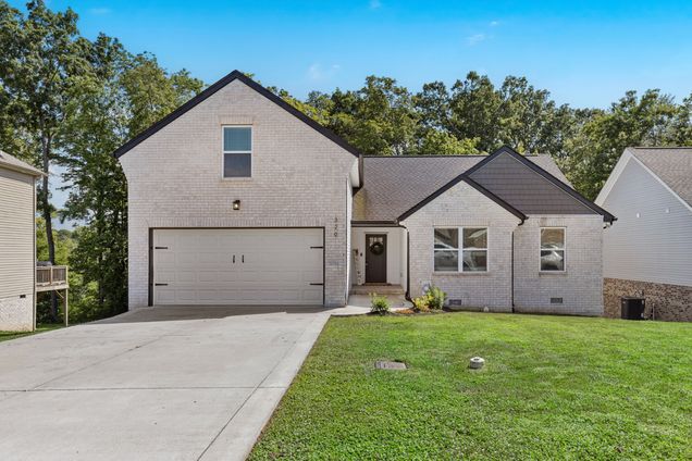 329 Green Hills Dr