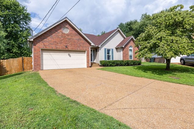 1316 Crestfield Dr