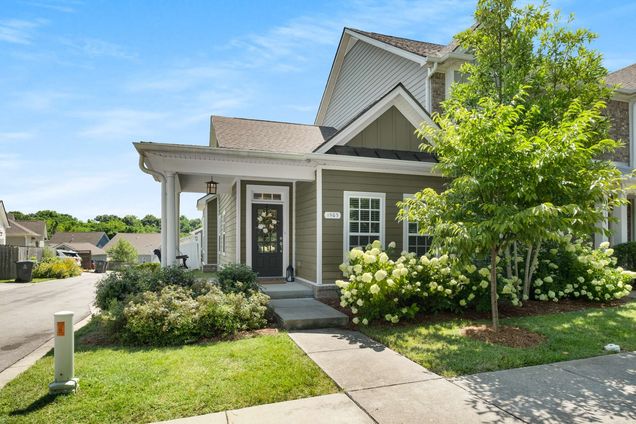 1505 Winding Creek Dr