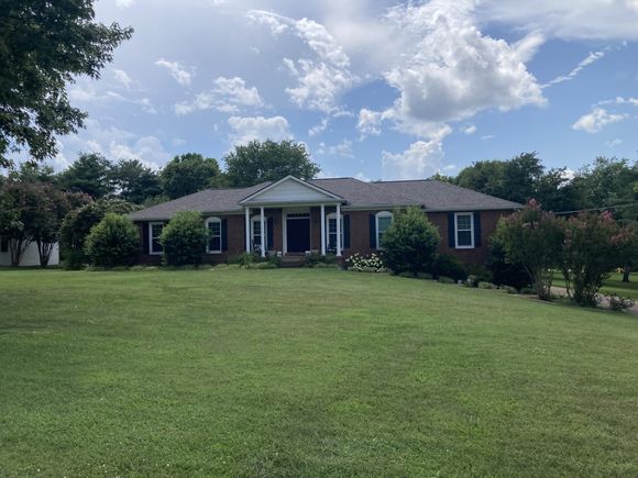 911 Steeplechase Dr