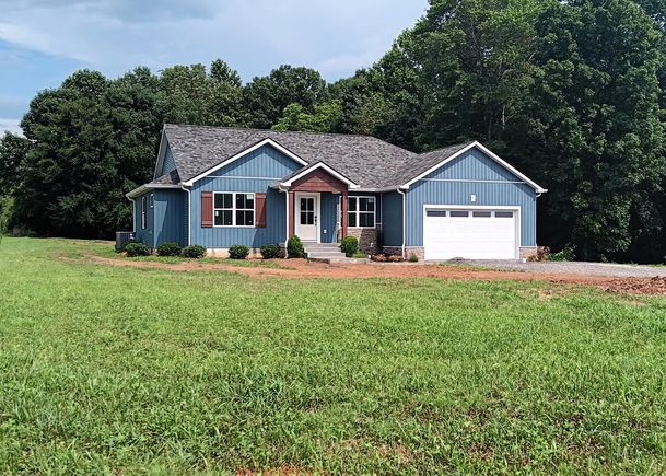 8205 Hoskins Hollow Rd Westmoreland, TN House Active - Photo 1 of 4. Opens carousel modal