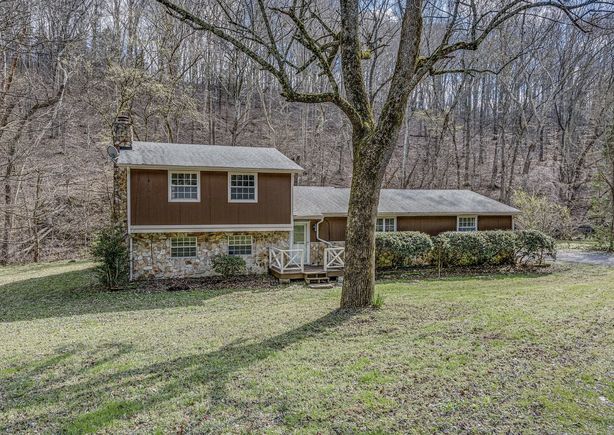 1037 Green Valley Dr