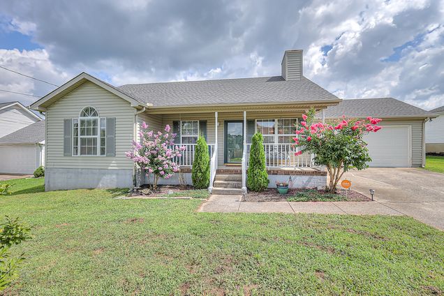 421 Randall Ln