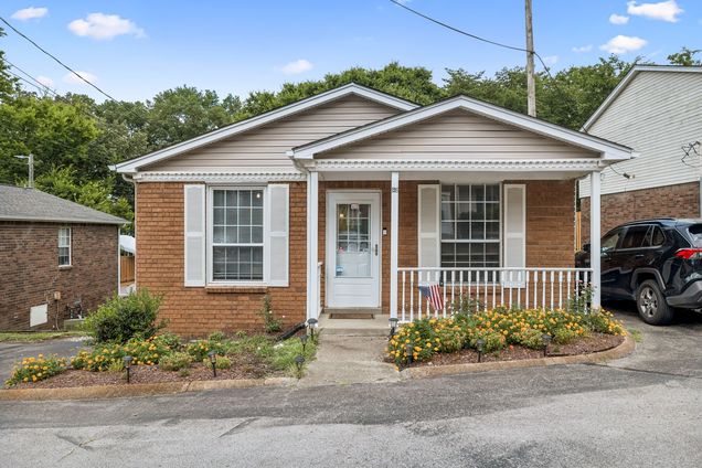 126 Five Oaks Dr