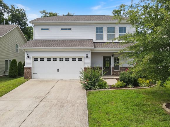 1034 Keeneland Dr