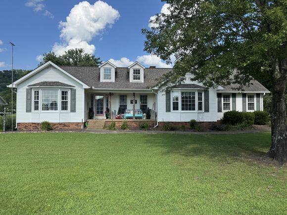 23 Elmwood Blvd