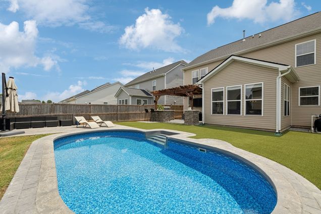 3244 Calendula Way