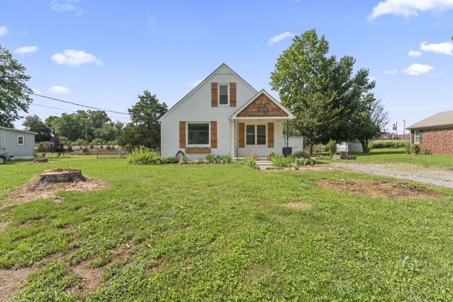139 Clearview Dr McMinnville, TN House Active - Photo 1 of 26. Opens carousel modal