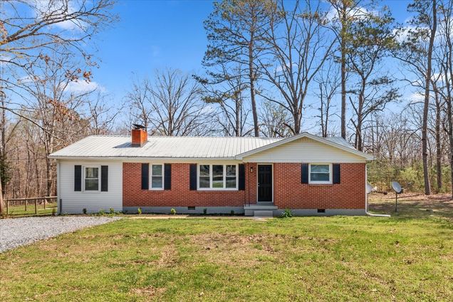 2540 Grays Bend Rd Centerville, TN House Active - Photo 1 of 48. Opens carousel modal