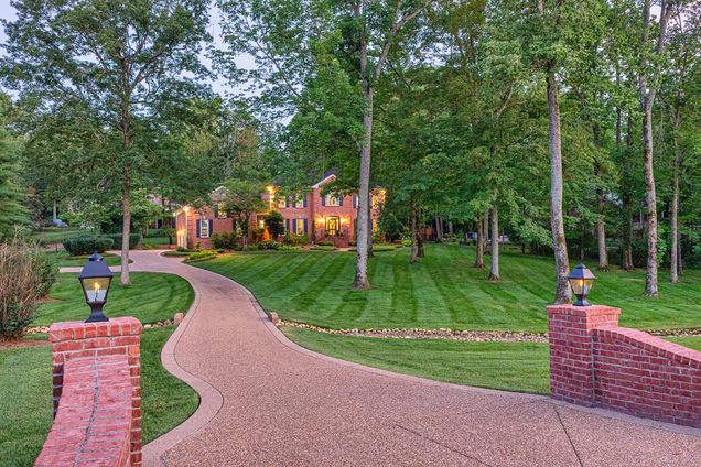 206 Timberline Dr