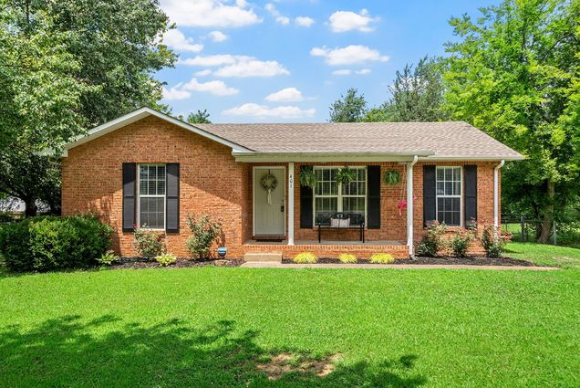 401 Pacific Ave Oak Grove, KY House Active - Photo 1 of 23. Opens carousel modal
