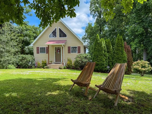 392 Oak Dr