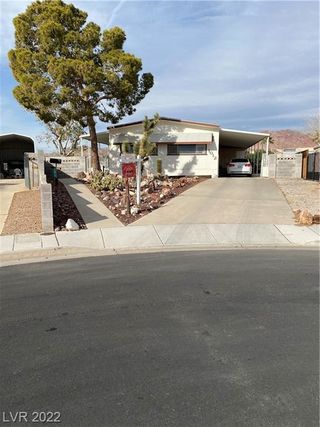 1012 Adobe Circle